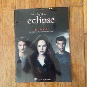 Twilight Saga; Eclipse‎ The Score (piano Solo). Sheet Music
